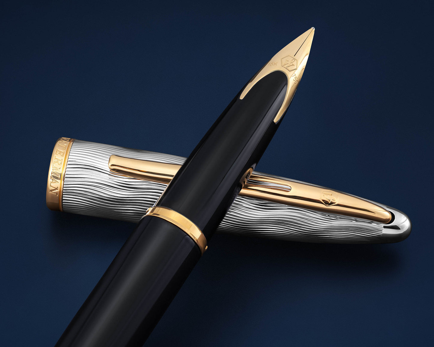 Waterman Carène Reflections of Paris Deluxe Black & Metal GT Fountain Pen - Fine nib