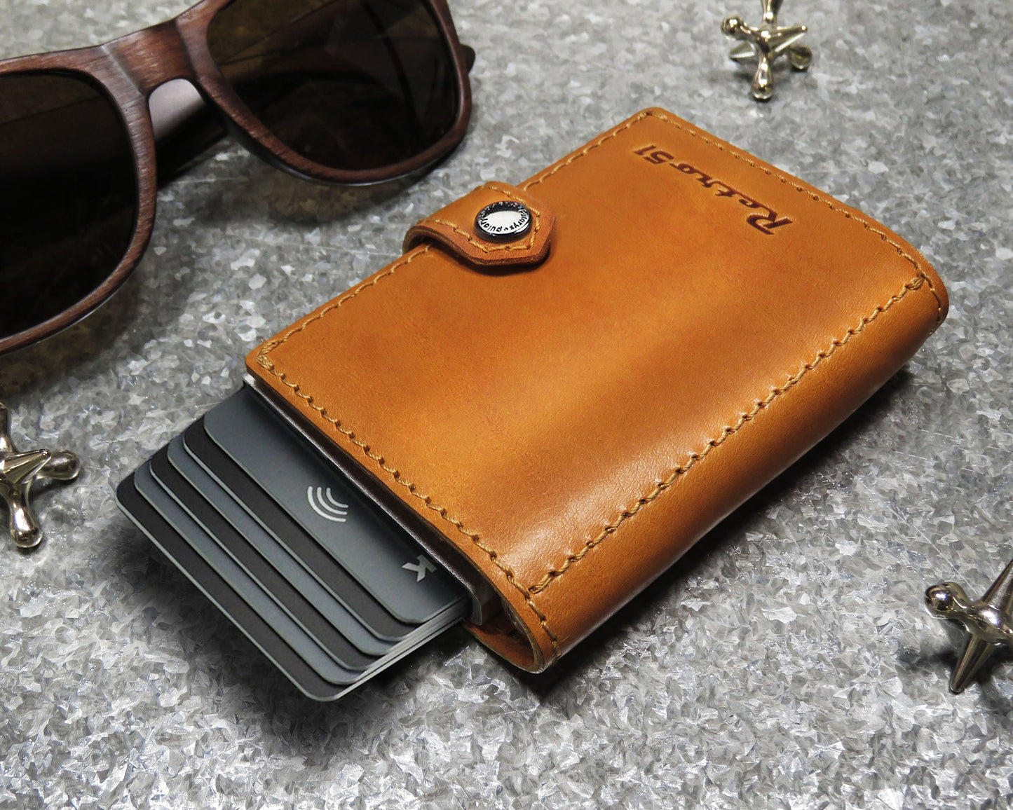MODERN TRAVELER Wallet | Cognac with Turquoise Tornado™ Elite Pen